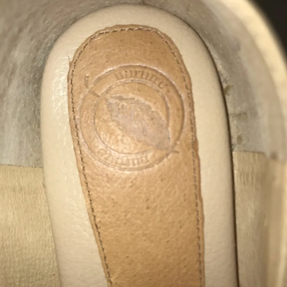 Light tan leather flats Nurture by Lamaze Size 8